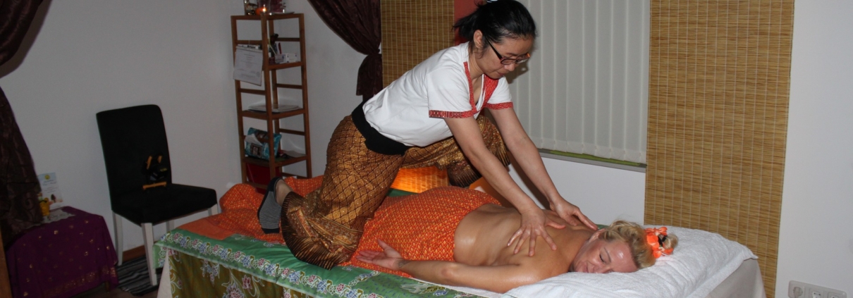 Thai Massage Benefits, Techniques, What to Expect